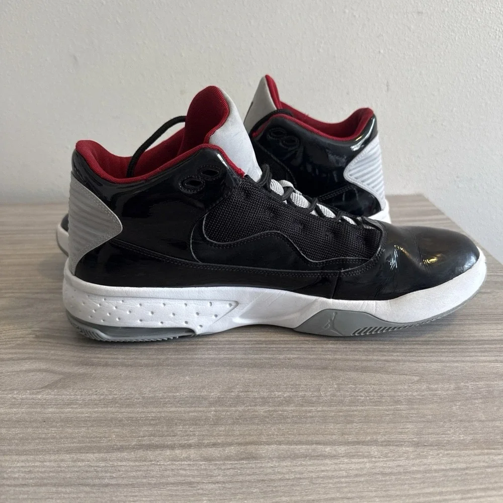 Jordan CK6636-006 Max Aura 2 Black Basketball Shoes Sz 13 Mens Sneakers